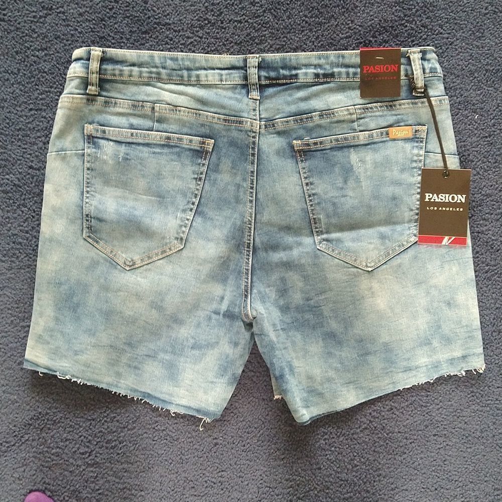 Pasion Plus Size Distressed Stretchy Denim Shorts. - Picture 11 of 14
